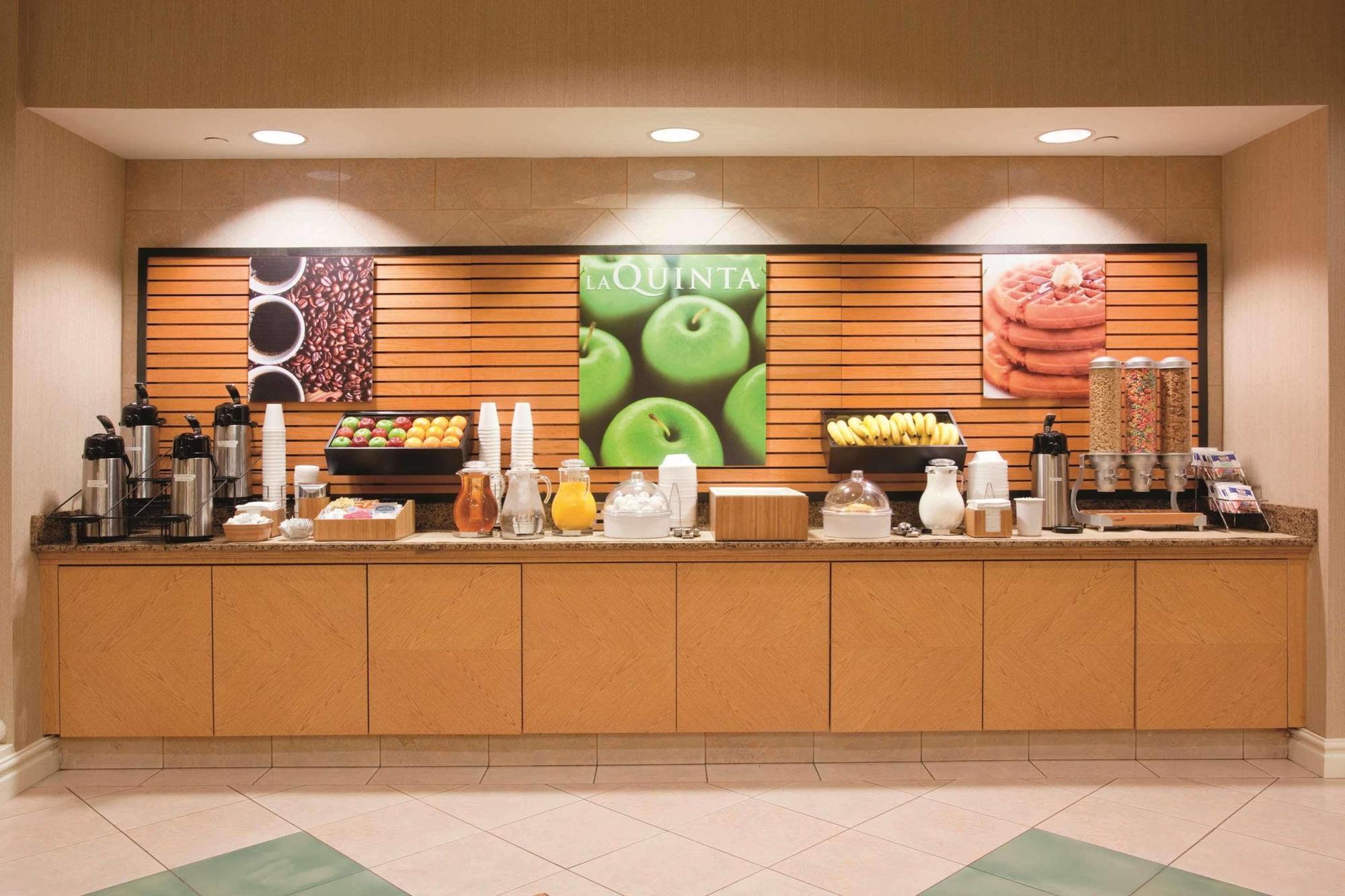 Hampton Inn Colorado Springs-Airport Zewnętrze zdjęcie